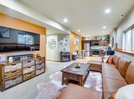 Near Ferry, Shops and Eats! Anacortes Townhome, hotel a Anacortes