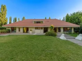 MOT Wine Country Deluxe Villa 27 pax