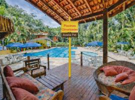 Flat Estudio 220 amarílis 3 Piscinas climatizadas, carregar veiculo eletrico, Bertioga, Riviera de São Lourenço Apartamento estúdio, cozinha equipada completa, serviço de hotelaria, limpeza e trocas diária de toalhas, WI-FI 500 MB, hotel i Riviera de São Lourenço