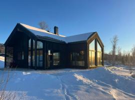 Mountain Cabin With Beautiful Lake View, hotel a Markegardlian