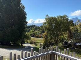 Mountain View Flat, hotel pro pobyt s dom&aacute;c&iacute;mi mazl&iacute;čky v destinaci Queenstown