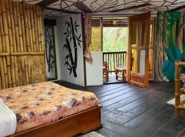 Paradise Camp, hotelli 