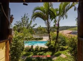 Casa em Igarata com Acesso ao Lago e Piscina