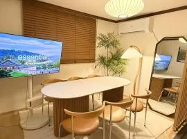 Hongdae or Itaewon 20minutes Maximum 6 people