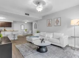 Cozy Retreat 2BR Hideaway Moments from the Water