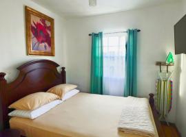 Modern Cozy Apartment, hotel Buckleysban