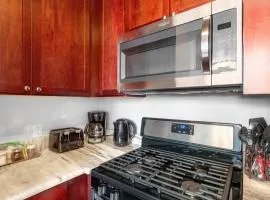 Magnificent 1BR with Pool & Gym