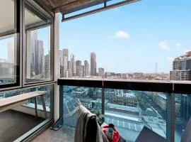 Stylish QV 2BR City Stay & Views