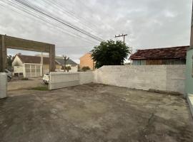 Microcasa Nascimento, hotell sihtkohas Imbituba