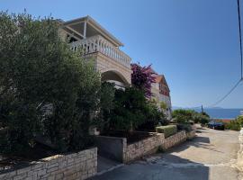 Apartments by the sea Prizba, Korcula - 149, Hotel in Prizba