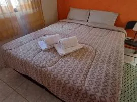 Casa amarela - Perto do Centro