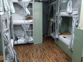 Goldsport Dormitory、Jāmbのホテル