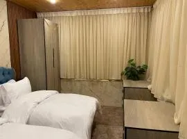 شقة عصرية 2025 غرف نوم 2 و مجلس فرش راقي جدا في الشميساني قرب المستشفى التخصصي