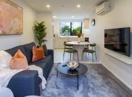 Central City Stay Ideal for Work Trips and Friends