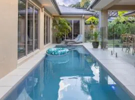 Escapades @ Palm Cove