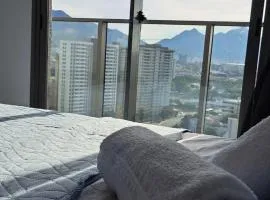 Estúdio moderno com vista para a Baía e o Cristo