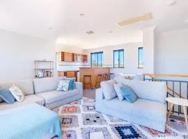 7 Steps to Beach Seaside Serenity 4BR with 2 Car Bays