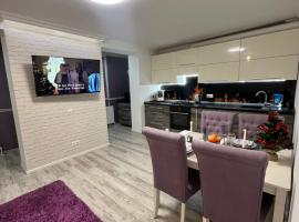 Spacious apartment with a beautiful view, hotel in Căuşeni