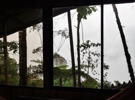 Rio Paquita Lodge, hotel a Tapantí