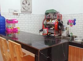 Uoemah gunung baturaden, hotel in Baturaden