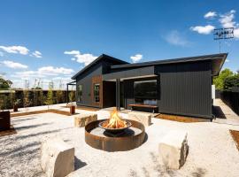Mudgee Luxury Retreats - Group Getaway near Wineries, готель у місті Маджі