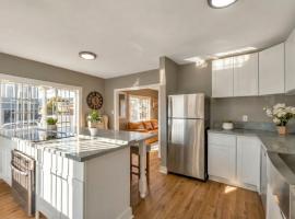 Plymouth St Guest Home near Oakland Vibes โรงแรมในโอ๊กแลนด์