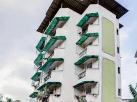 galaxy grand b&b, hotel di Navi Mumbai
