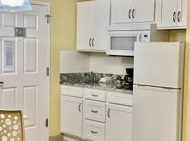 Suburban Studios Fort Myers Cape Coral, hotel i Fort Myers