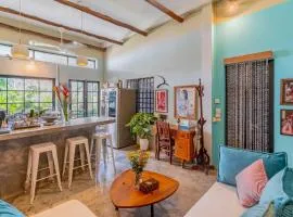 Sarai Room a Cozy Urban Hideaway with Green Balcony