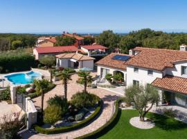 Family villa Filton with wellness in Vizinada, hotel u gradu Markovac