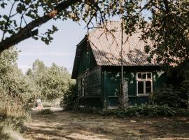 Retreat House, hotel s bazenima u gradu 'Lauvas'