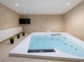 Manin Private SPA, Luxury Apartment very close to the sea