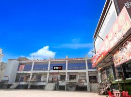 SPOT ON by OYO NEW S.M. Galaxy: Tilsahri şehrinde bir otel