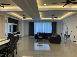 SkyGlow Retreat Homestay Sitiawan WiFi n KTV