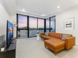 Modern 2BR Free parking near Olympic park