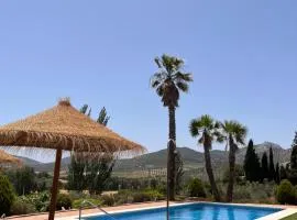 Cortijo Los Arcos - Lujo rural con piscina y vistas espectaculares en Málaga