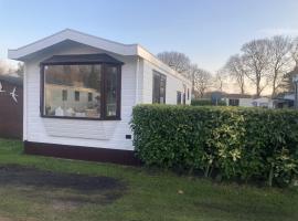 Vakantiepark Kijkduin - 822, hotel in Kraaijenstein