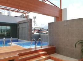 Hotel Cerro Azul, hotel i La Merced