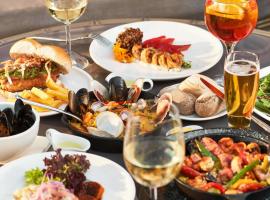 Pullman Vina del Mar San Martin, pet-friendly hotel in Vi&ntilde;a del Mar