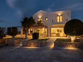 Villa Leone Luxury Living with private Pool and Sea as a backdrop