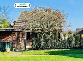 Family home near lake, beach and dunes