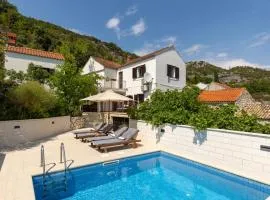 House on the rock by Villas Guide