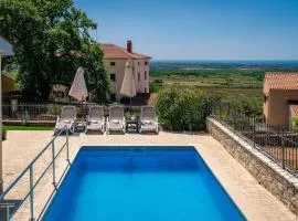 Einzigartige Villa mit Salzwasserpool, Panoramablick, Bikes, Trampolin, Tischtennis