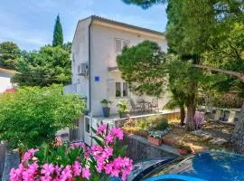Ausgefallenes Apartment nur 390 Meter zum Strand mit Meerblick, 3 Parkplätzen, WiFi