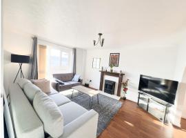 Spacious Newport Home Near ICC & Local Attractions, hotel em Newport