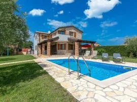 Mediterrane Villa mit privatem Salzwasserpool, Babybett, Whirlpool, Tischtennis, Spielplatz