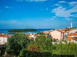 Einzigartiges Apartment in Rovinj mit Meerblick und Parkplatz - nur 350 Meter zum Zentrum