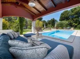 Hundefreundliches Studio-Apartment mit Pool, Babybett, Grill, Parkplatz