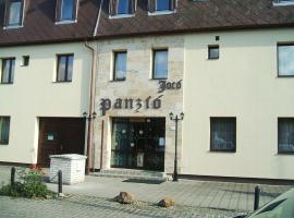 Jocó Panzió, guest house in Nyíregyháza
