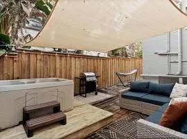 Downtown Gem with Jacuzzi, Basketball and Games